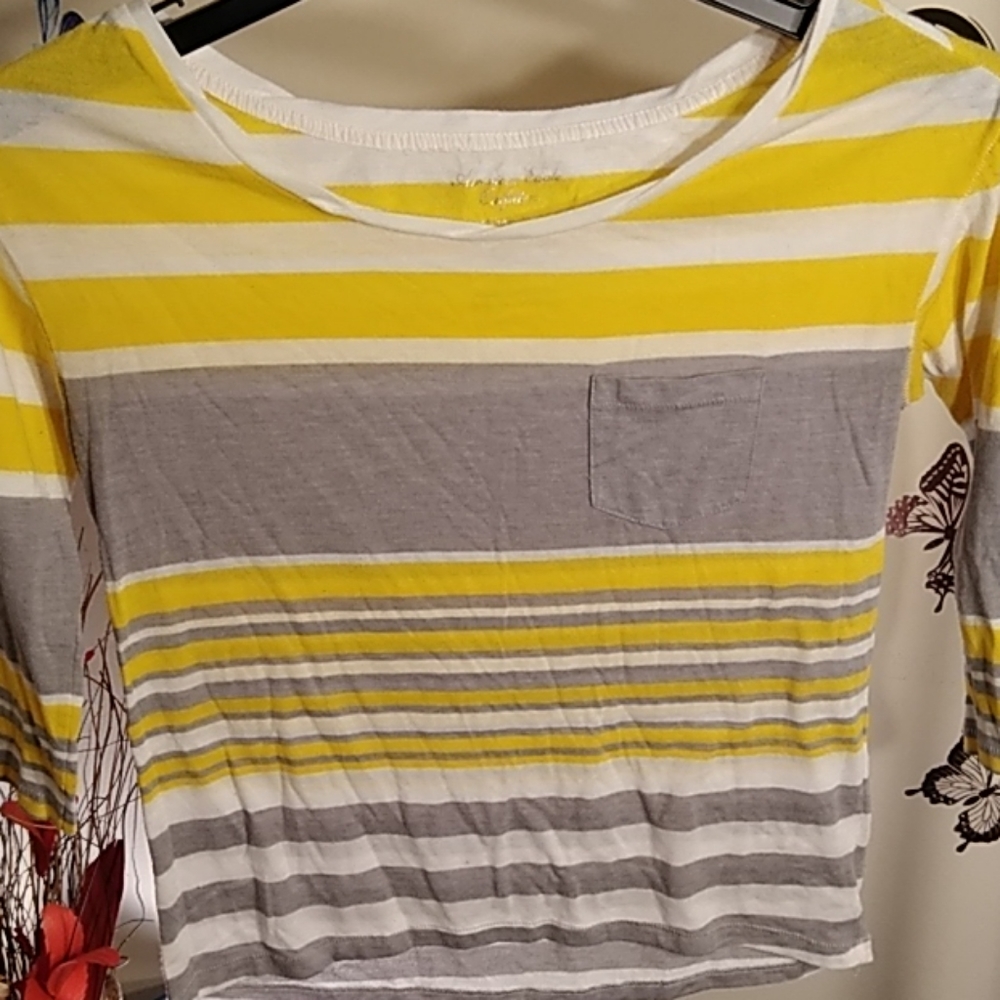 Women's American Eagle Outfitters Shirt - Picture 2 of 4